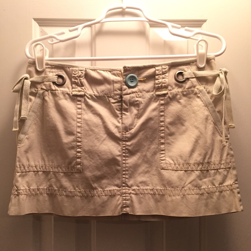 ✨NWOT✨Khaki Skirt✨